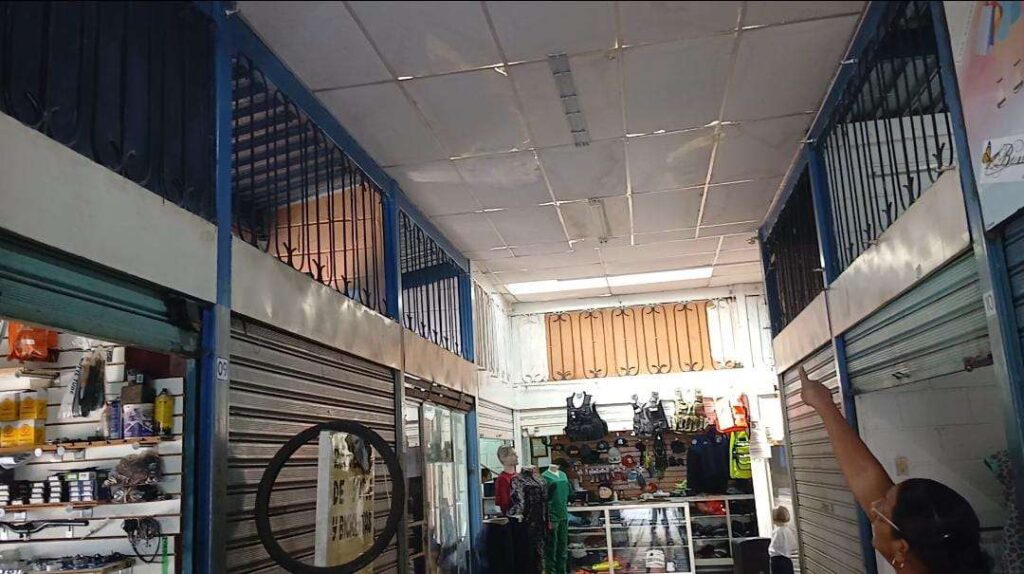 Comerciantes recuperan centro comercial en Cojedes