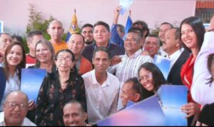 Conatel entrega 37 nuevos títulos administrativos a medios comunitarios