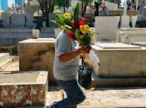 Cumaneses honraron la memoria de sus fieles difuntos