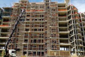 Construcciones Yamaro - ¡Entérate! El andamiaje en la construcción; Qué es y para qué sirve - FOTO