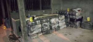 Desentierran 38 panelas de droga en Apure