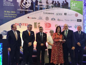 Digitel recibe el reconocimiento como Empresa del año por Consecomercio