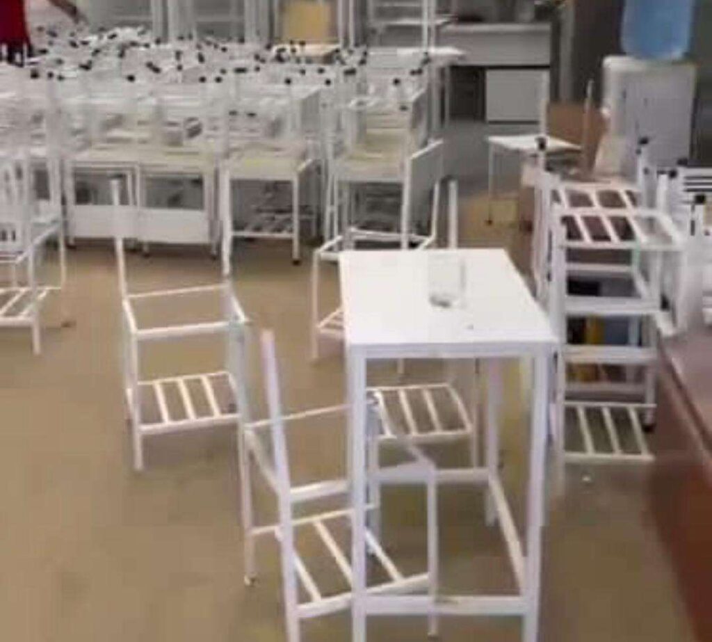 Distribuyen 40.000 mesas sillas a planteles