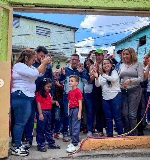 El 70% de unidades educativas de Antímano han sido recuperadas