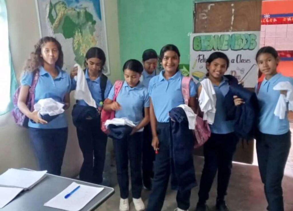 Entregaron kits escolares a más de 300 estudiantes en Guárico