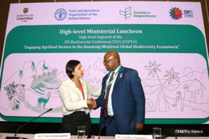 La FAO lanza iniciativa mundial para acelerar la integración de la biodiversidad en los sistemas agroalimentarios