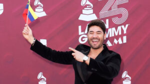 ¡Venezuela arriba! Thom Sepulveda brilla en los Latin Grammy 2024 con Karol G