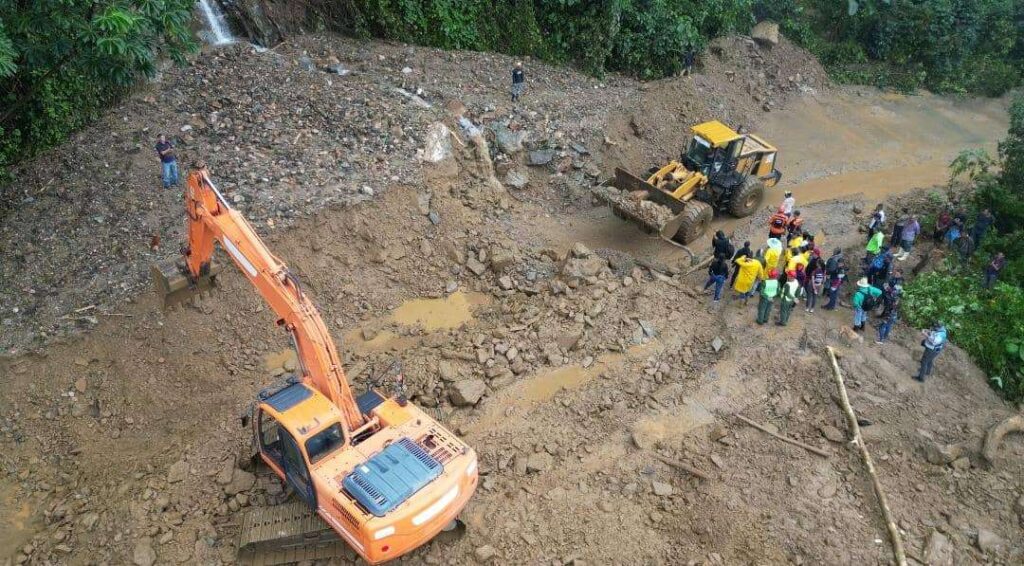 Frentes de trabajo atienden emergencias por lluvias en Trujillo