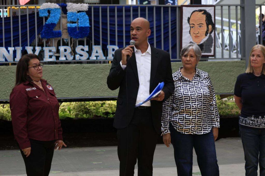 Héctor Rodríguez: van 8 mil escuelas recuperadas