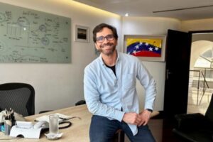 En 2025 "hay una gran oportunidad en el mercado de valores", afirma Horacio Velutini