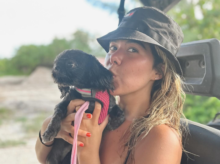 Indignación en redes por trato a pasajera con perro de apoyo emocional