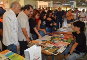 Instalada Feria Universitaria del Libro en Barinas 