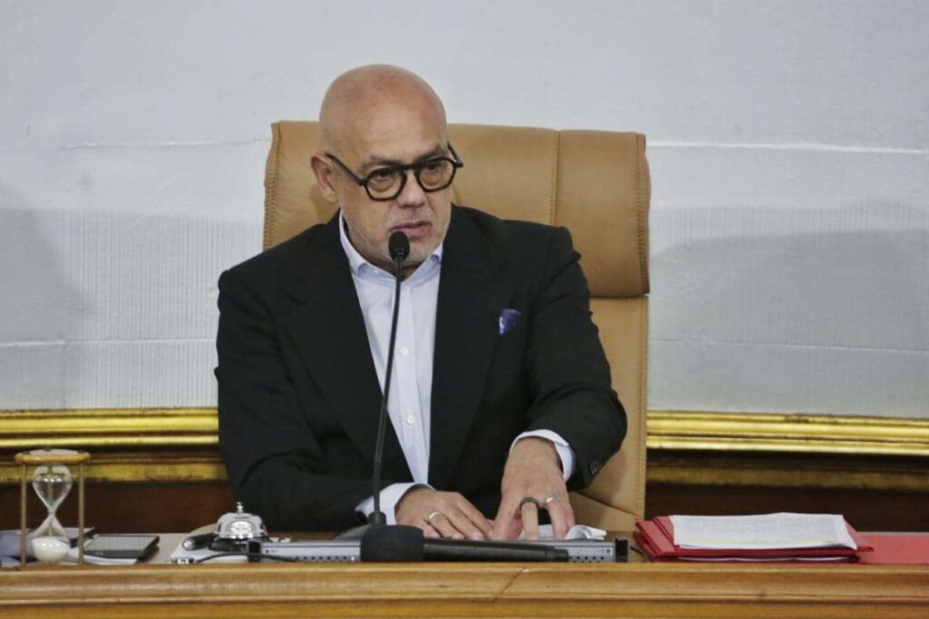 Jorge Rodríguez: ya está bueno que en los tribunales mande el billete