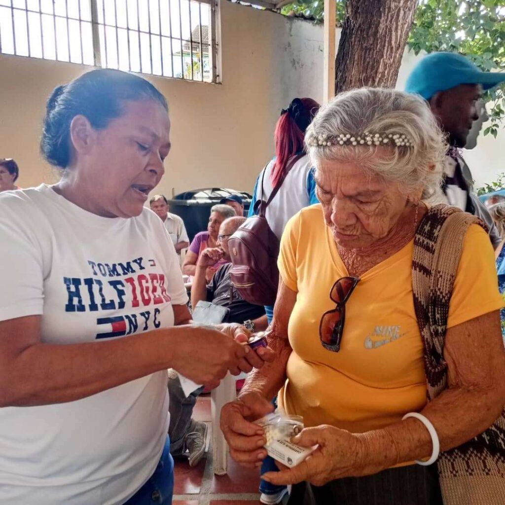 Llevaron jornada social a abuelos de Guarenas