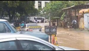 Lluvias causaron anegaciones y generaron retraso vehicular en La Guaira