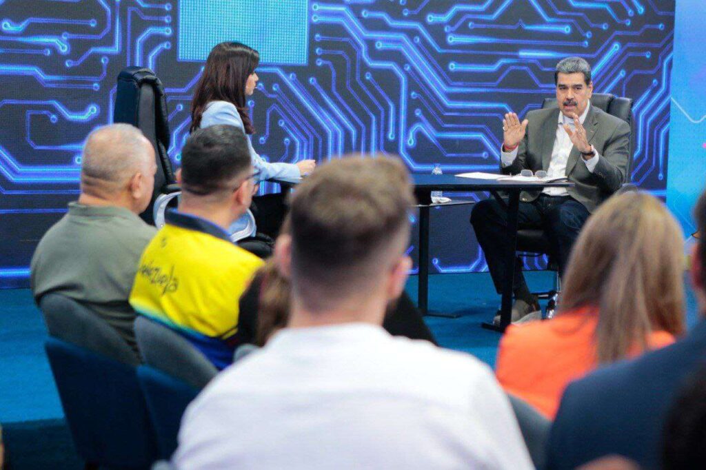 Maduro: la Ley Libertador Simón Bolívar es el arma para defender la paz