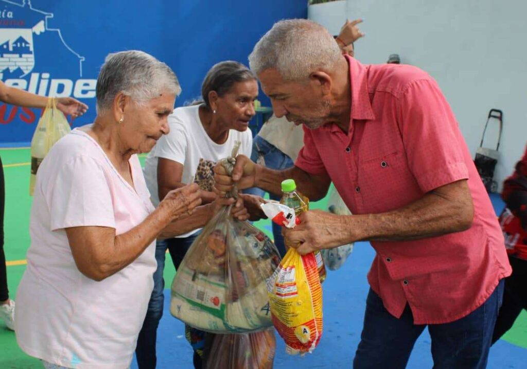 Más de 1500 abuelos y abuelas reciben combos alimenticios en Yaracuy