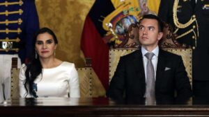 Noboa destituye finalmente a la vicepresidenta de Ecuador