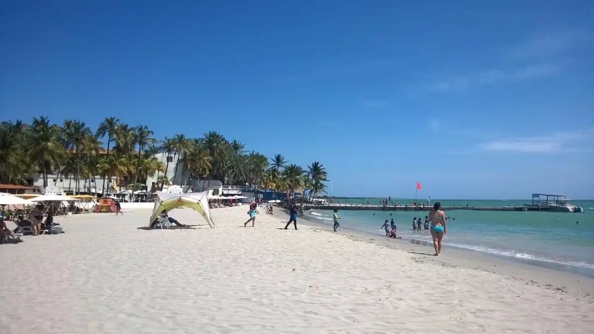 Rayo golpeó a un hombre que estaba en la playa