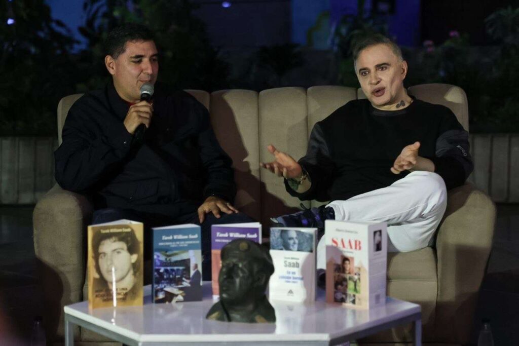 Poeta Tarek William Saab presentó 4 de sus libros en la Filven en Mérida