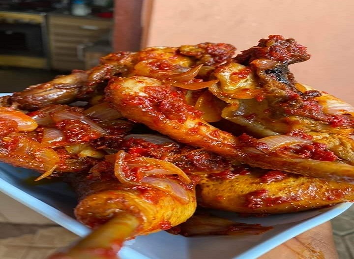 Fue a su restaurante favorito, pero un cambio de ingredientes que no fue informado en el menú le costó la vida