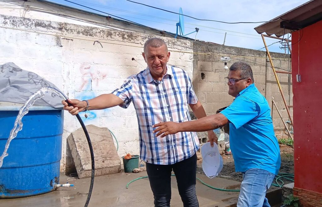Recuperan distribución de agua para 520 familias en Chivacoa