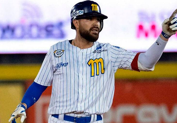 Renato Núñez larga dos jonrones y va por la marca de Alex Cabrera