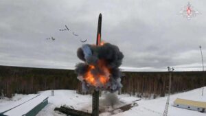 Rusia producirá en serie su nuevo misil balístico Oréshnik