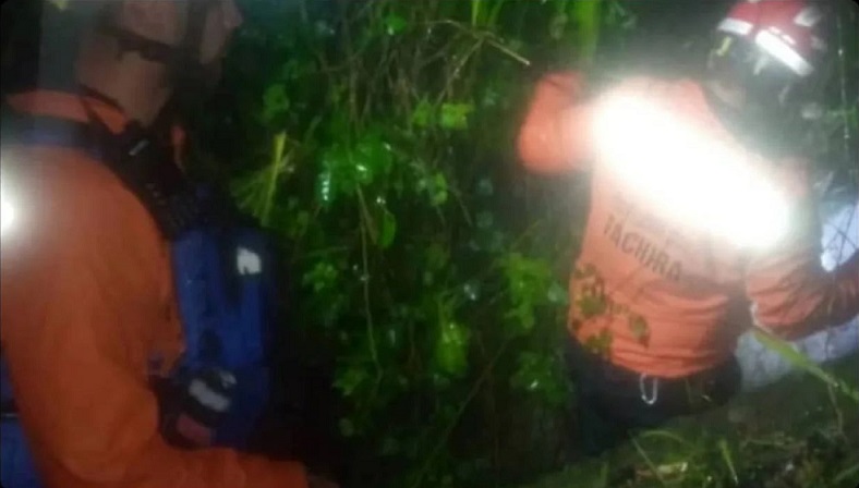 Abuelo pierde la vida por el aguacero de este sabádo en Táchira: Cayó en drenaje