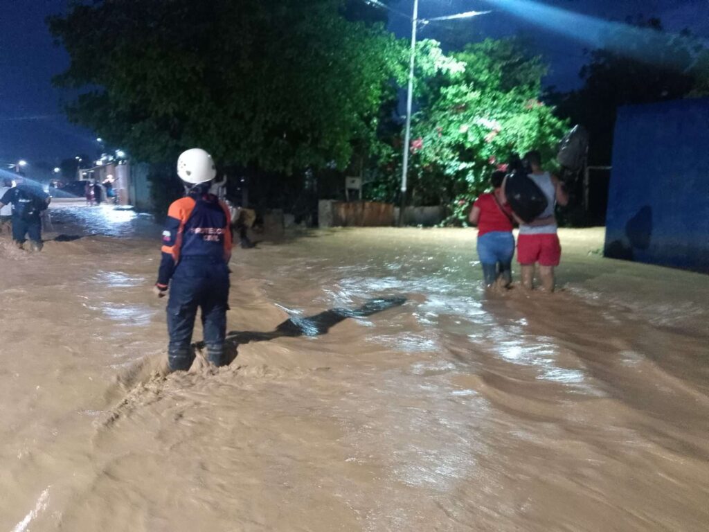 Vigilan cauces de quebradas y sistemas de drenajes en Barquisimeto