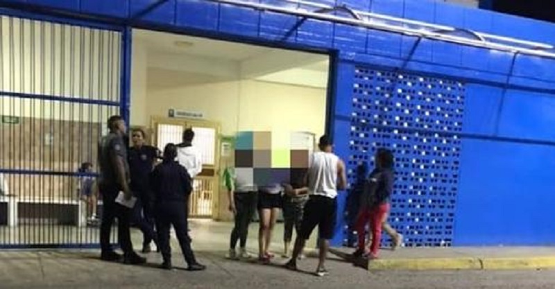 Denuncian que una adolescente detenida en protestas tomó cloro para quitarse la vida