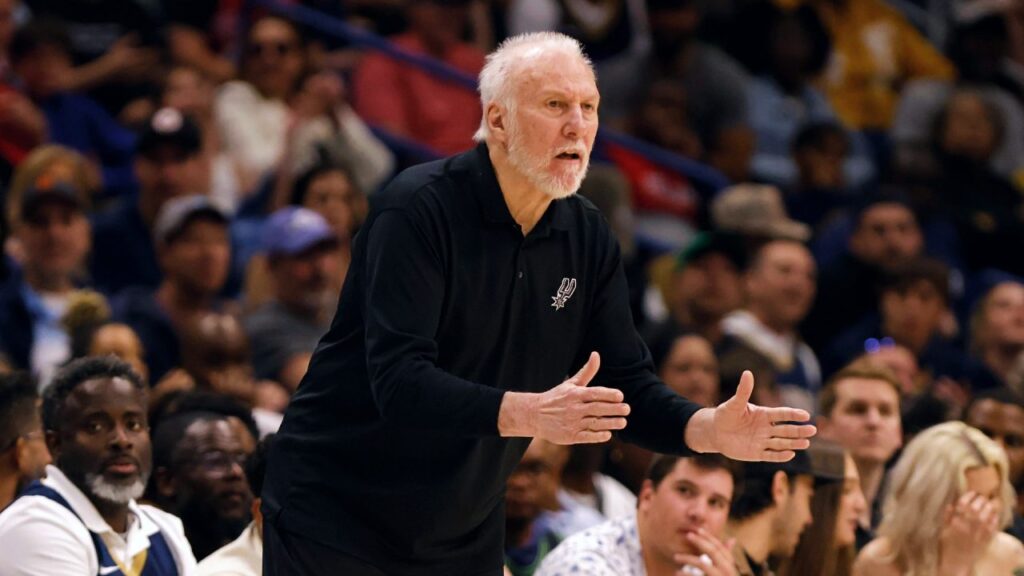 Popovich sufrió un "derrame cerebral leve", dicen los Spurs