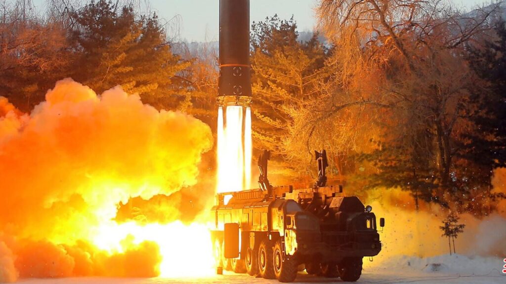 La explicación de un experto sobre el bombardeo ruso a Ucrania con el misil Oreshnik: “Libera varias ojivas pequeñas”