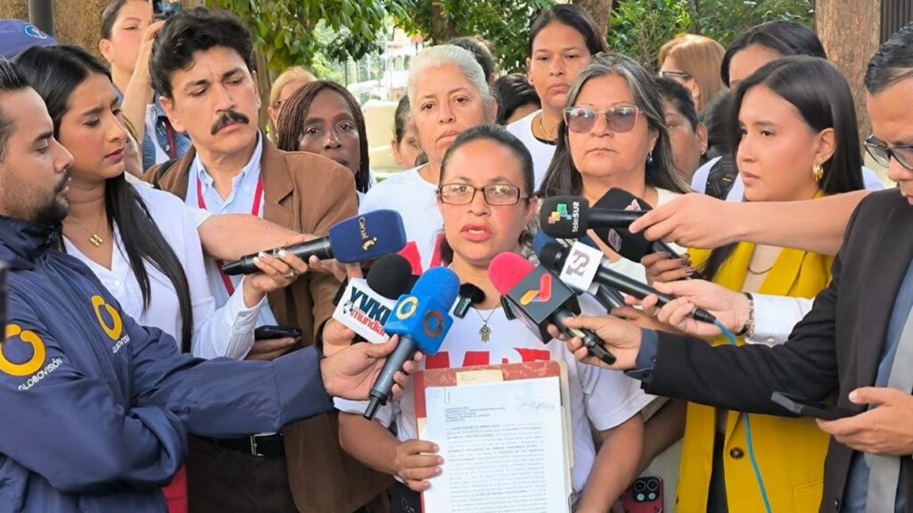 Introducen Recurso de Amparo Constitucional para proteger a niños y adolescentes de retos virales en redes sociales