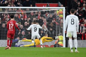 Liverpool dominó al Madrid y sigue líder de la Champions League