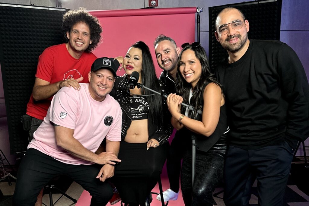 Kyo presenta su innovadora versión en trap con Huascar Barradas y Stringsmix