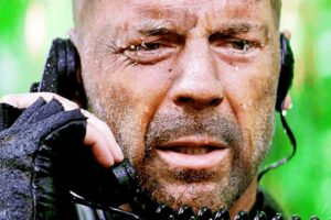 Fue uno de los mayores fracasos de Bruce Willis pero ahora está arrasando en Netflix. La película a la que amigos del actor señalan como posible origen de su terrible enfermedad