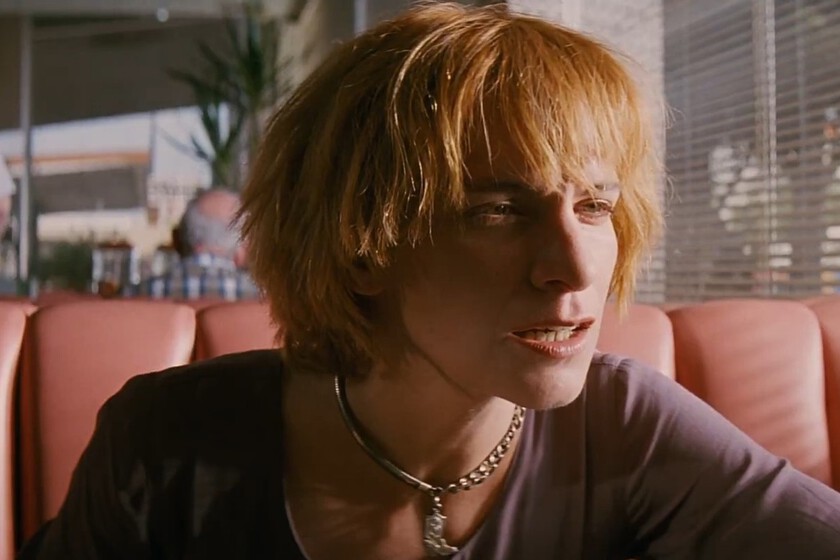 Para 'Pulp Fiction' a los 3 minutos y 45 segundos. Este brillante detalle demuestra que Quentin Tarantino ha pensado en todo