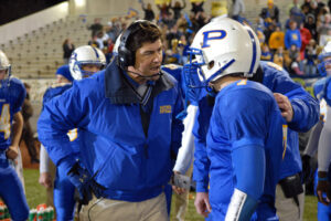 El mejor drama deportivo de la historia vuelve con Peter Berg y el creador de la serie original. Volveremos a vivir como nunca las noches de fútbol americano con este reboot