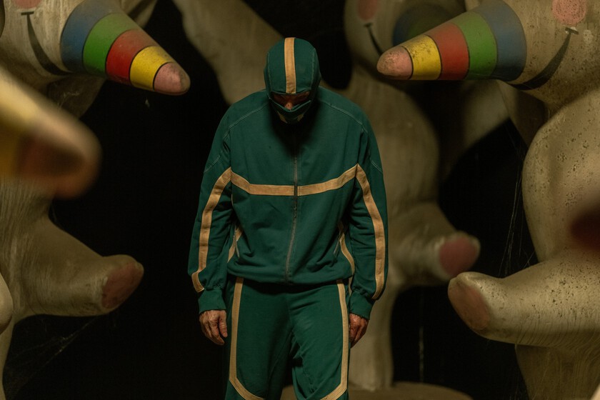 "Parece que todo va hacia allí y no". El final de '1992' explicado por Álex de la Iglesia y los protagonistas de la miniserie de Netflix