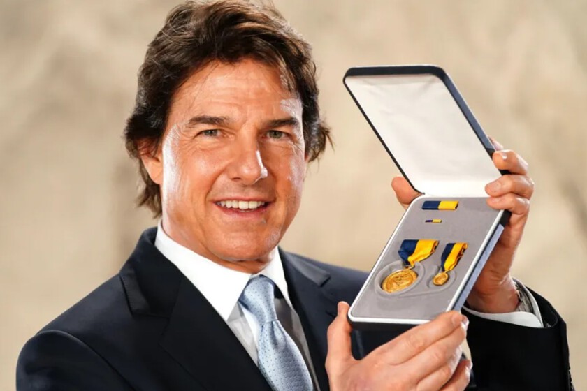 Puede que Tom Cruise no tenga un Oscar, pero acaba de ser condecorado por la Marina estadounidense. "Ha aumentado la conciencia y el aprecio del público"