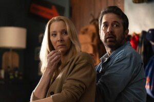 El final de 'Fachadas' tiene un agujero de guion que ha confundido a los espectadores. El misterio de Lisa Kurdrow en Netflix no termina de aterrizar