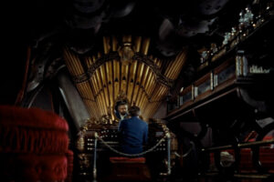 70 años de la sensacional película de aventuras que inspiró a Steven Spielberg a hacer uno de sus mayores éxitos. Un trepidante viaje que puedes ver en Disney plus