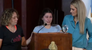 La polémica hija que culpó falsamente a su padre de abuso y ahora lucha para que lo liberen