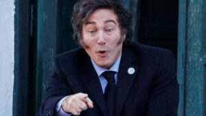 Argentina cobrará aranceles a extranjeros por salud y educación