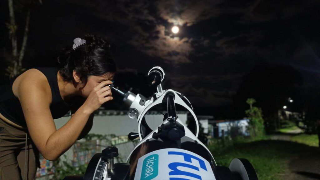 Astronomía y robótica llegan a sectores populares de San Cristóbal