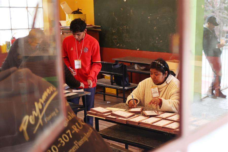 Bolivianos eligieron a jueces y magistrados vía votación popular