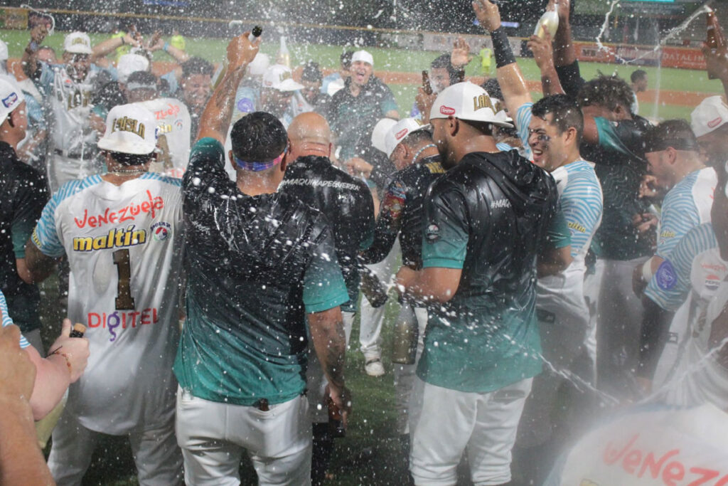 Bravos de Margarita derrota al Caracas y se mete en el Round Robin