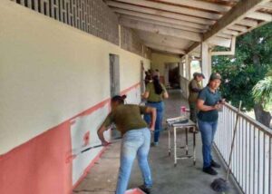 Bricomiles trabajan en la rehabilitación de 21 escuelas en Barinas 