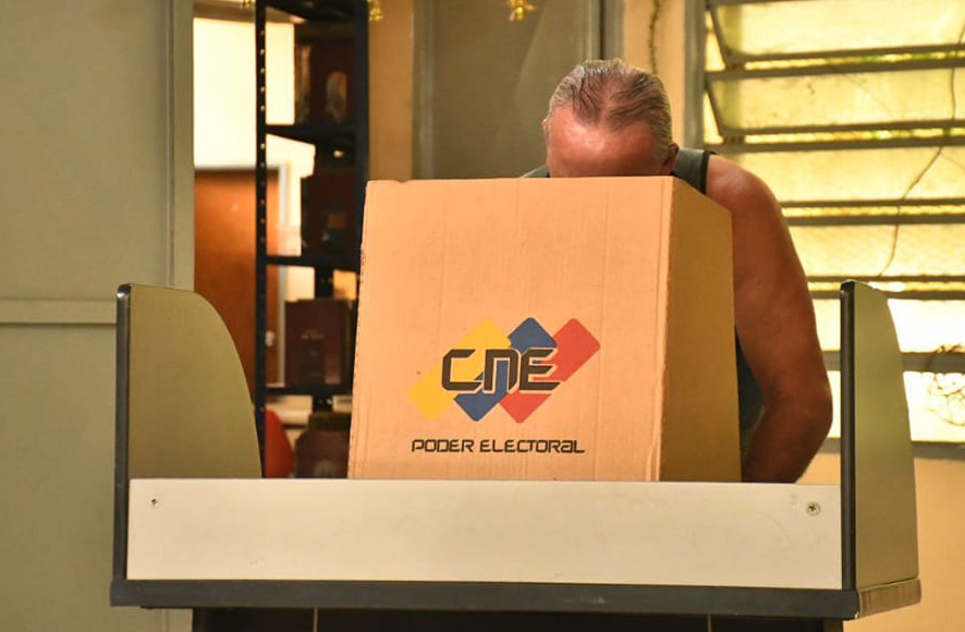 Nicolás Maduro dice que hubo una participación masiva y felicitó a todos los venezolanos por la jornada electoral